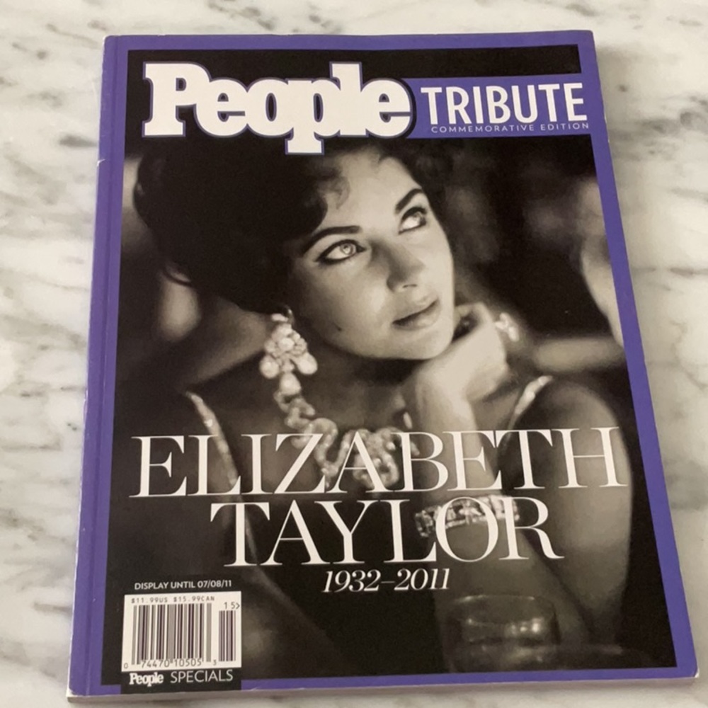 People tribute Elizabeth Taylor very good condition 128 pages. 2011.